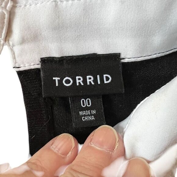 Torrid Womens Collared Layered Knit Pullover Sweater Black White Size 00 - Picture 4 of 6